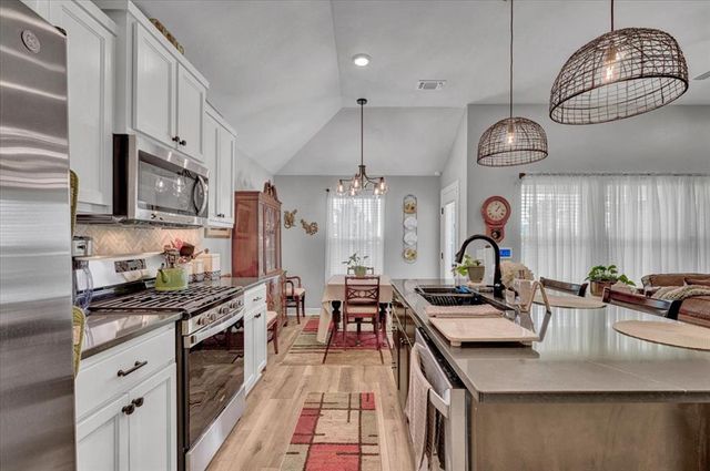 3308 S Pagoda Pead Drive, Yukon, OK 73099