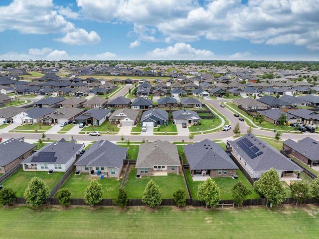 3308 S Pagoda Pead Drive, Yukon, OK 73099