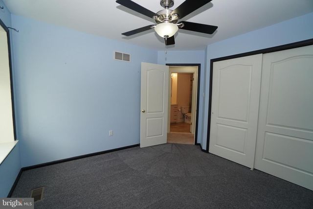 2000 HARVARD DR, North Wales, PA 19454