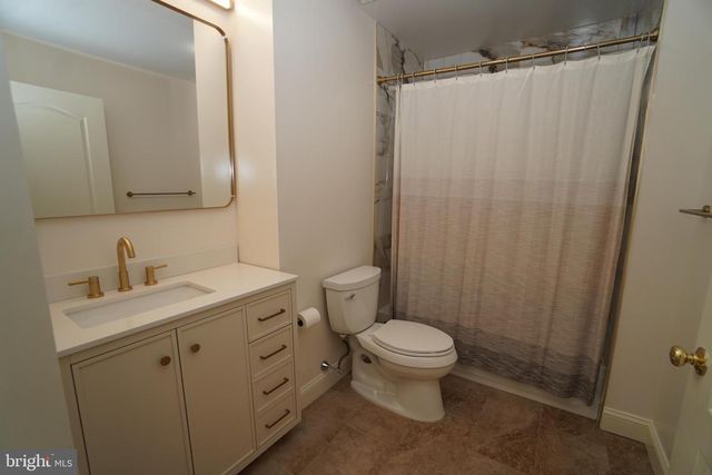 2000 HARVARD DR, North Wales, PA 19454