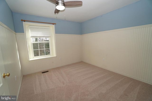 2000 HARVARD DR, North Wales, PA 19454