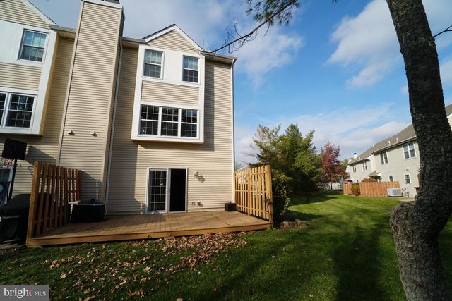 2000 HARVARD DR, North Wales, PA 19454