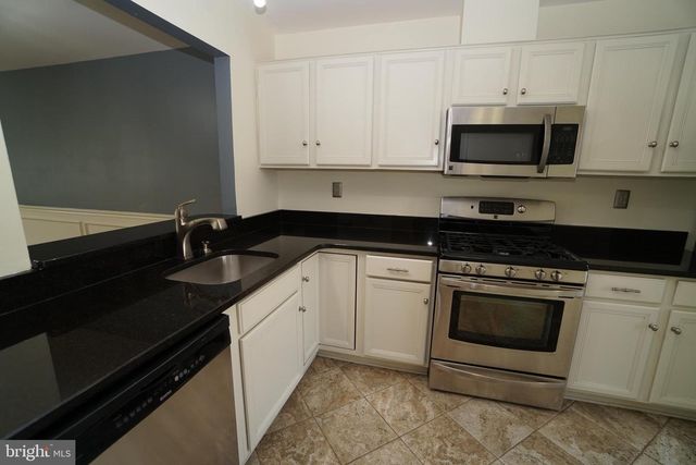 2000 HARVARD DR, North Wales, PA 19454