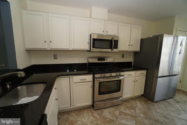 2000 HARVARD DR, North Wales, PA 19454