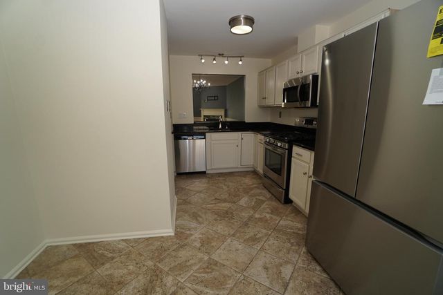 2000 HARVARD DR, North Wales, PA 19454