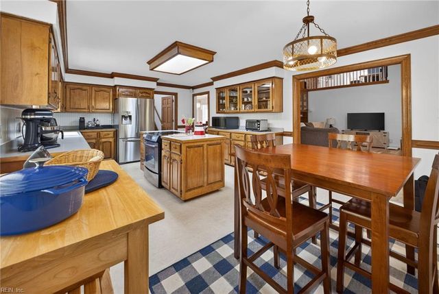 3120 Deans CT, Chesapeake, VA 23321