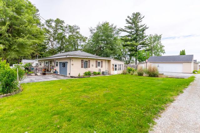 1225 Lawn Avenue, New Haven, IN 46774