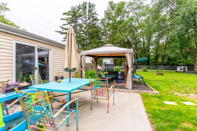 1225 Lawn Avenue, New Haven, IN 46774