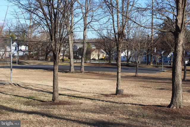 4813 OSAGE ST, College Park, MD 20740