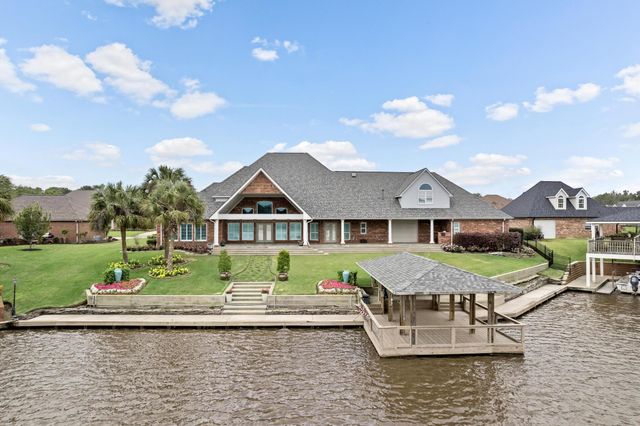145 Greenhead Point Drive, Orange, TX 77630