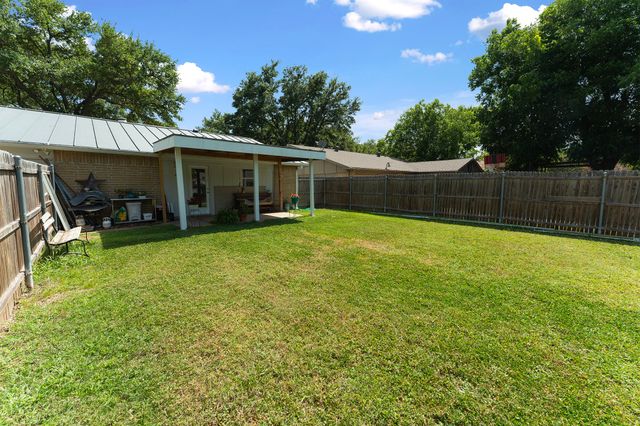 4222 Foliage Drive, Garland, TX 75043