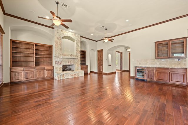 351 Hawthorne LOOP, Driftwood, TX 78619