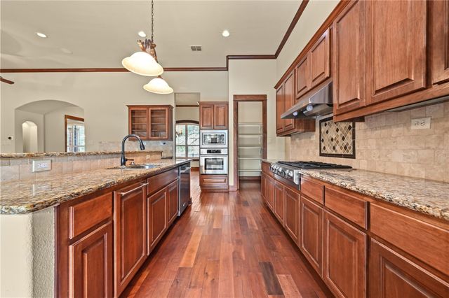 351 Hawthorne LOOP, Driftwood, TX 78619