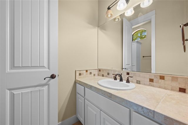 351 Hawthorne LOOP, Driftwood, TX 78619