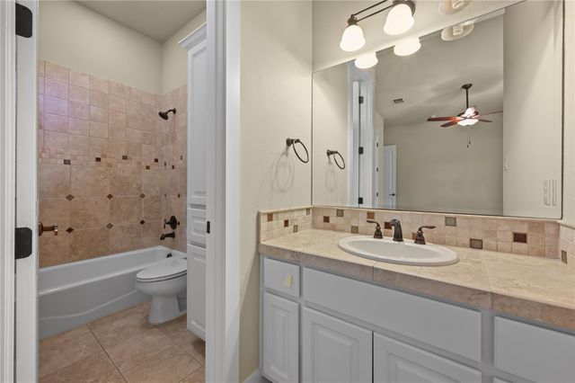 351 Hawthorne LOOP, Driftwood, TX 78619