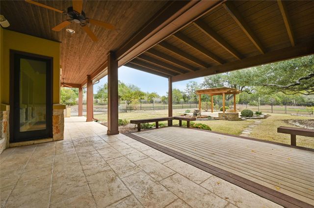 351 Hawthorne LOOP, Driftwood, TX 78619