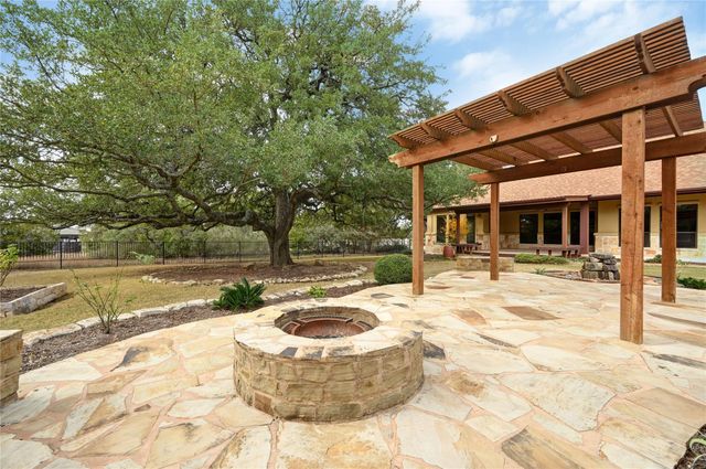 351 Hawthorne LOOP, Driftwood, TX 78619