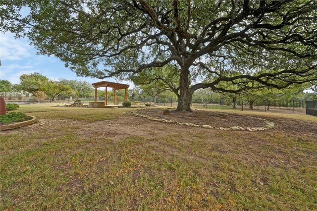 351 Hawthorne LOOP, Driftwood, TX 78619