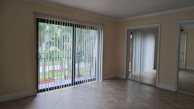 257 Lake Arbor Drive, Palm Springs, FL 33461