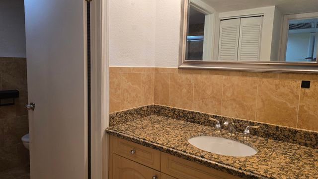 257 Lake Arbor Drive, Palm Springs, FL 33461