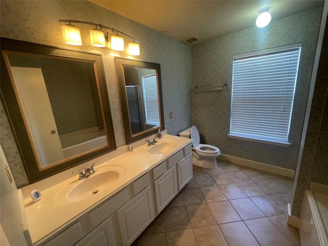 10206 Farrell Drive, Houston, TX 77070