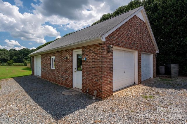 3900 Matthew Drive, Monroe, NC 28110