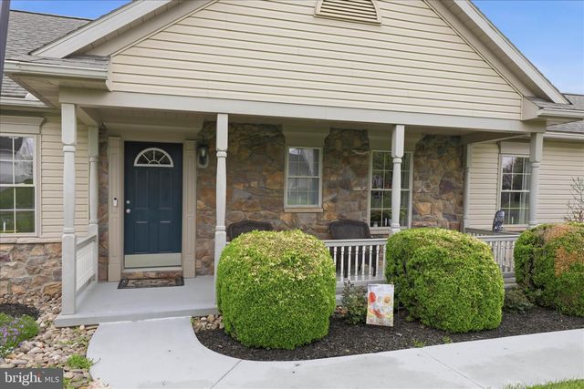 28 FARMINGTON WAY, New Providence, PA 17560