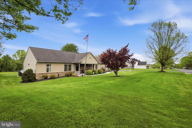 28 FARMINGTON WAY, New Providence, PA 17560