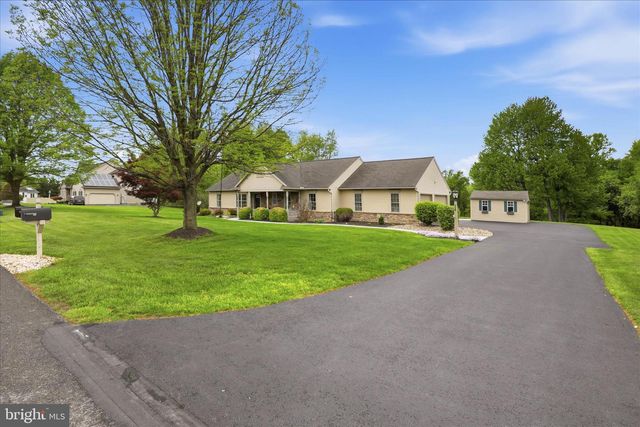 28 FARMINGTON WAY, New Providence, PA 17560