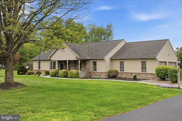 28 FARMINGTON WAY, New Providence, PA 17560