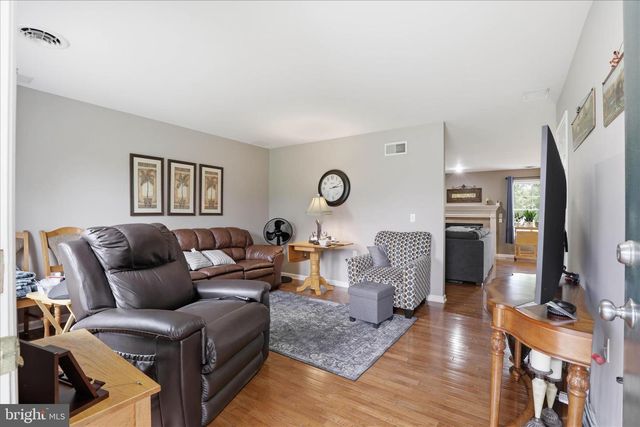 28 FARMINGTON WAY, New Providence, PA 17560
