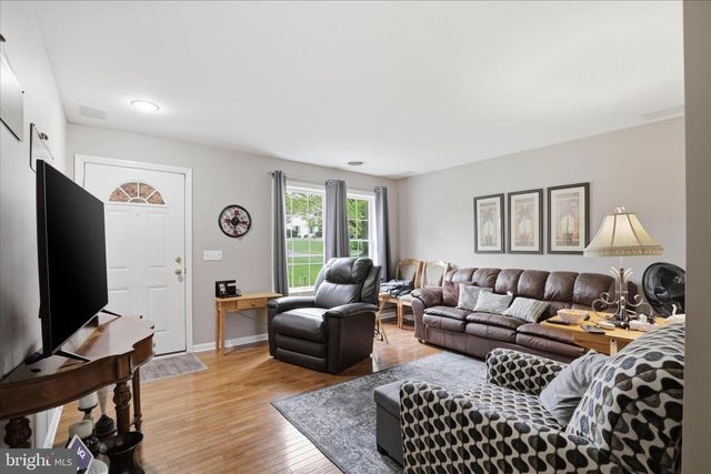 28 FARMINGTON WAY, New Providence, PA 17560