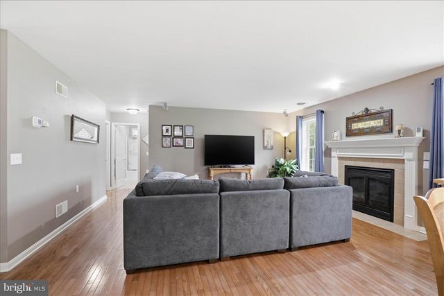 28 FARMINGTON WAY, New Providence, PA 17560