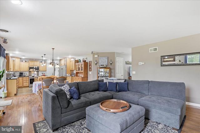 28 FARMINGTON WAY, New Providence, PA 17560