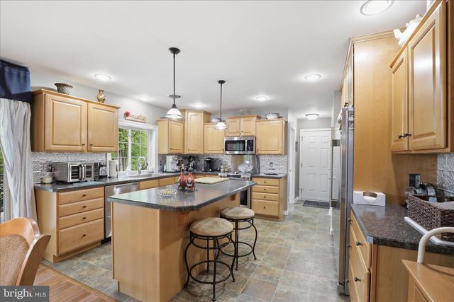 28 FARMINGTON WAY, New Providence, PA 17560