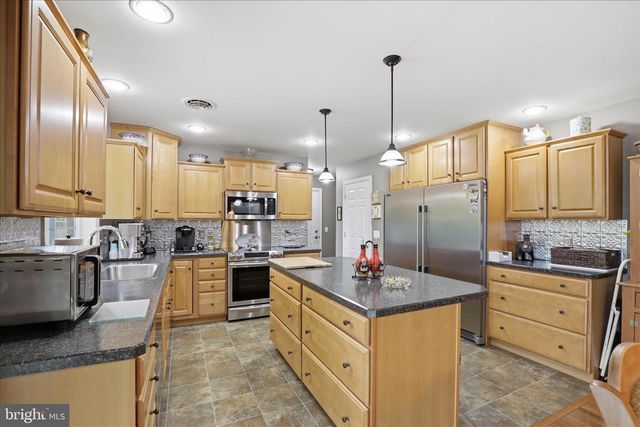 28 FARMINGTON WAY, New Providence, PA 17560