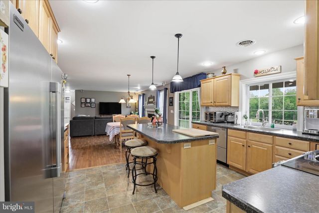28 FARMINGTON WAY, New Providence, PA 17560