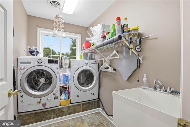 28 FARMINGTON WAY, New Providence, PA 17560