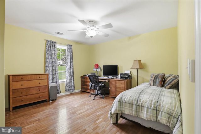 28 FARMINGTON WAY, New Providence, PA 17560
