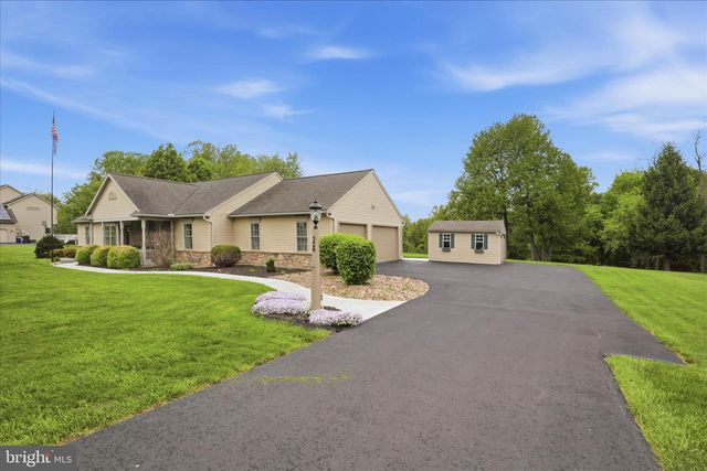 28 FARMINGTON WAY, New Providence, PA 17560