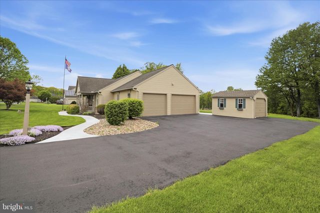 28 FARMINGTON WAY, New Providence, PA 17560