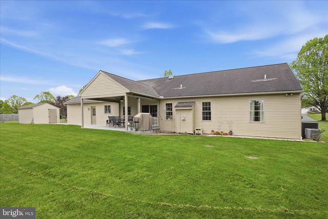 28 FARMINGTON WAY, New Providence, PA 17560