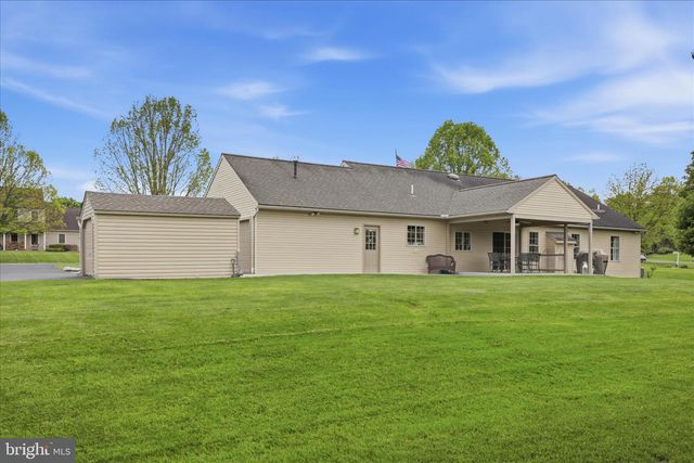 28 FARMINGTON WAY, New Providence, PA 17560
