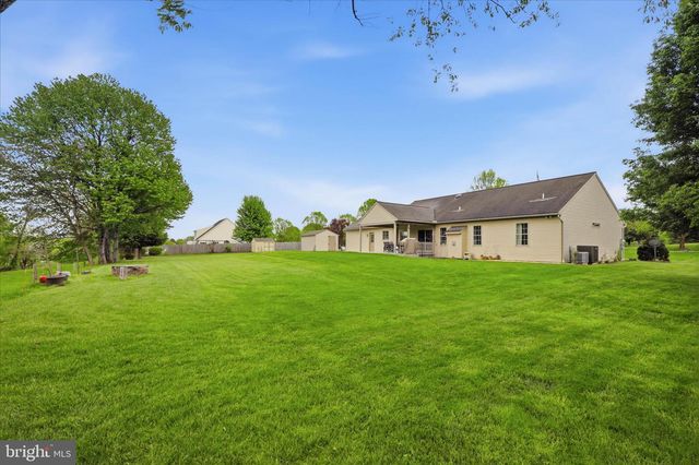 28 FARMINGTON WAY, New Providence, PA 17560