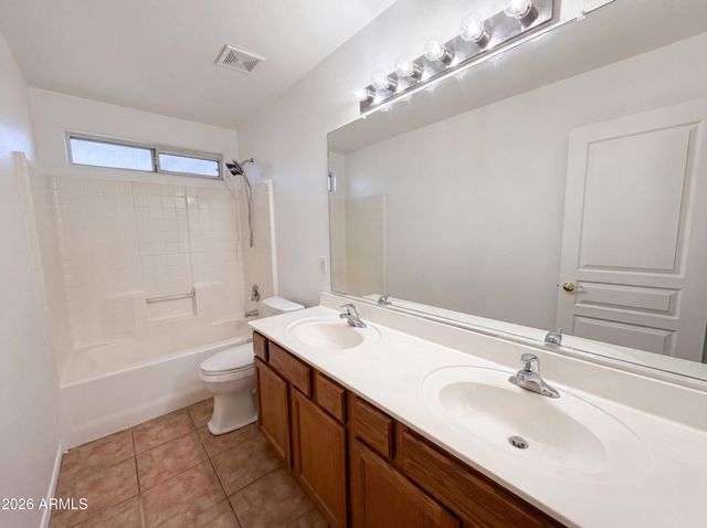 2133 S NIELSON Street, Gilbert, AZ 85295