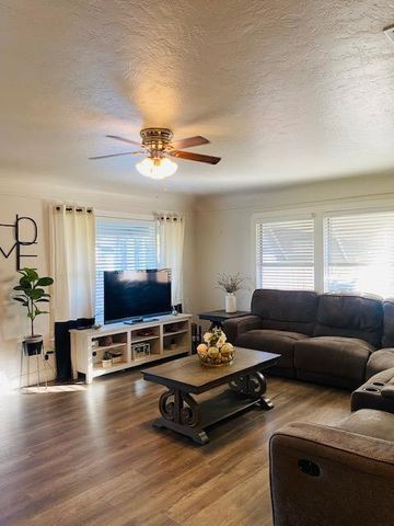 1321 Vernon Ave, Modesto, CA 95351