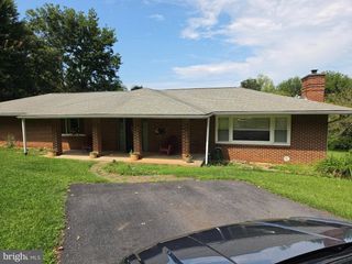35 LAKE FRONT RD, Front Royal, VA 22630