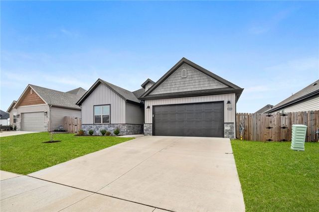 1021 Monarch Road, Centerton, AR 72719