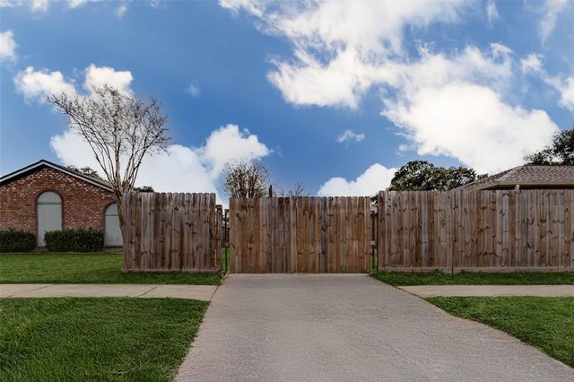 903 Park Meadow Drive, Katy, TX 77450