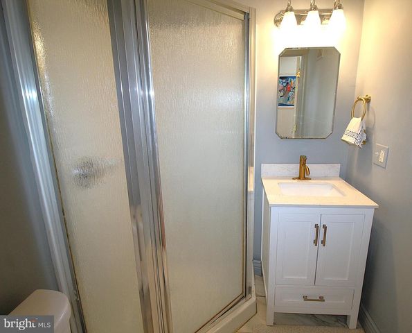 256 ROCHELLE AVE, Philadelphia, PA 19128